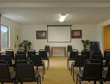 Tricove Inn & Suites 